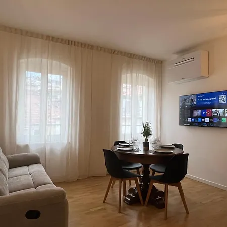 Mek Corradi House * סנרמו