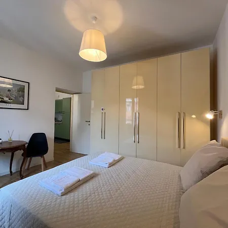 Mek Corradi House *